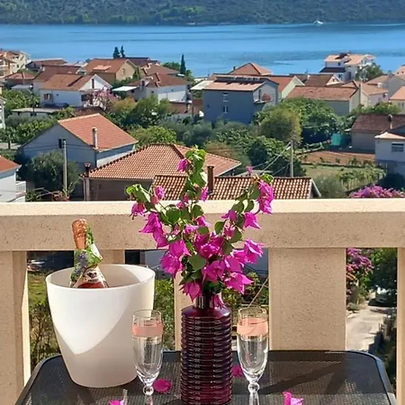 Apartman With Parking Space Poljica, Trogir - 24016 *